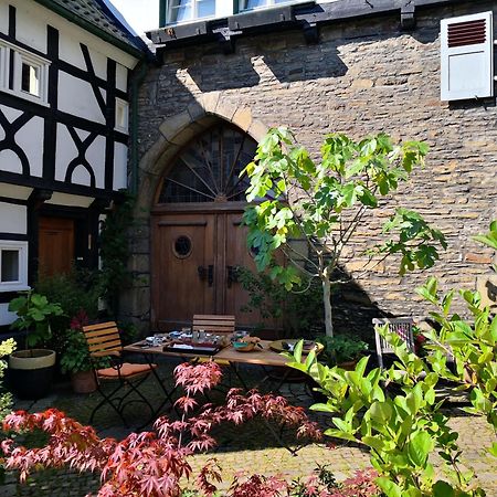 Готель Fuenf Giebel Eck In Der Freiheit Am Ruhrtalradweg Веттер Екстер'єр фото