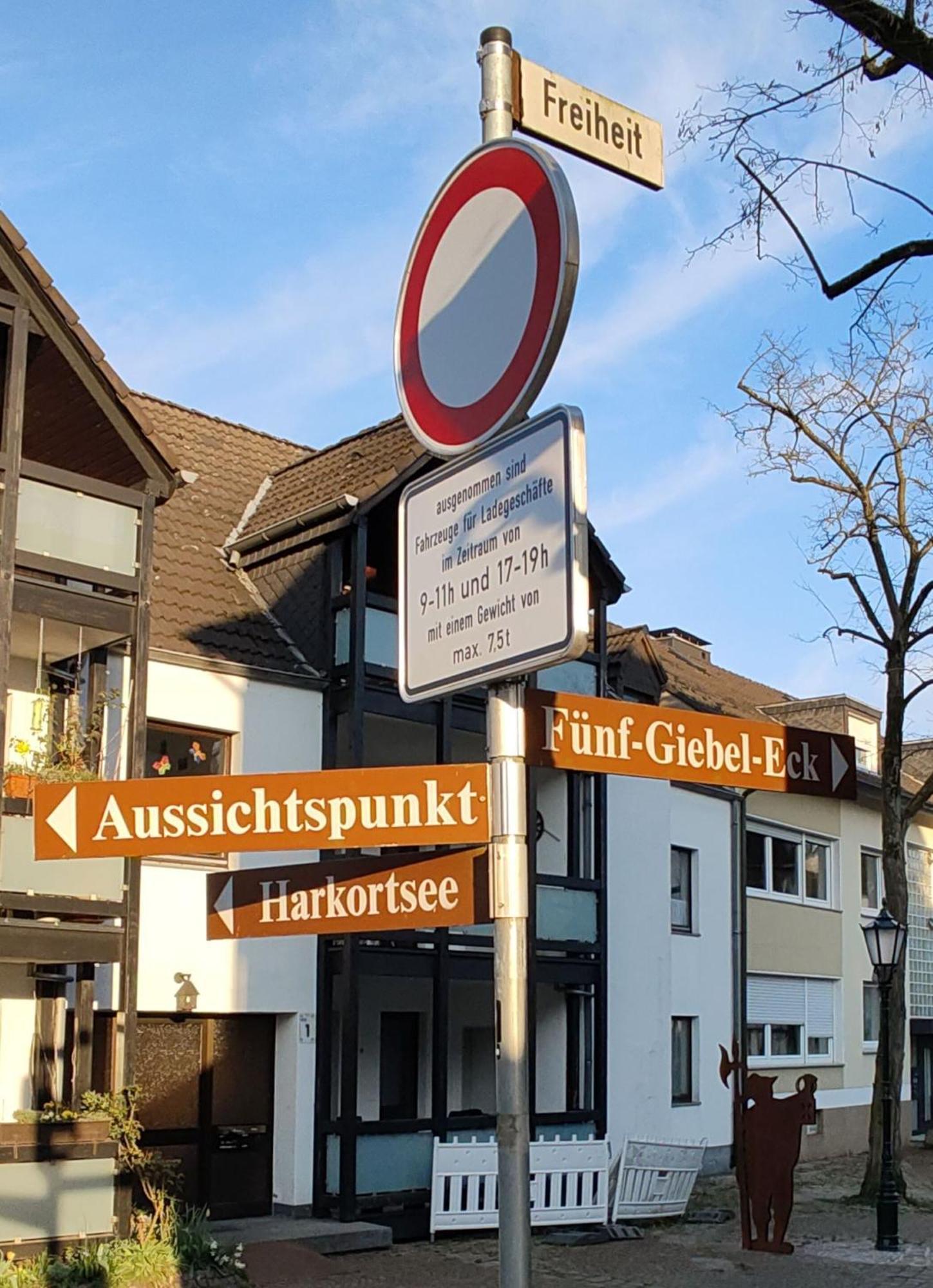 Готель Fuenf Giebel Eck In Der Freiheit Am Ruhrtalradweg Веттер Екстер'єр фото